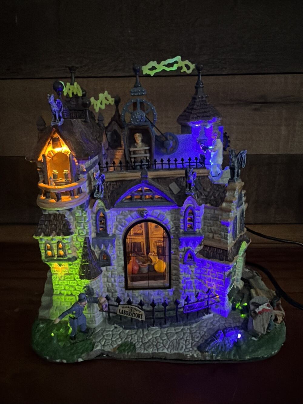 Lemax Spooky Town “Frankenstein’s Laboratory” In Box